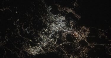 منظر فضائي لمدينتي أبها وخميس مشيط في المنطقة الجنوبية بالسعودية