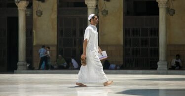 صحن الجامع الأزهر ومآذنه