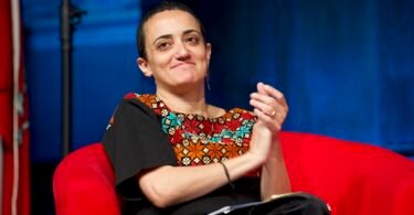 الصحفية المصرية لينا عطا الله رئيسة تحرير مدى مصر خلال مهرجان الصحافة الدولي في بيروجيا 2024