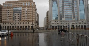أمطار في شوارع المدينة المنورة، صورة أرشيفية من يناير 2014