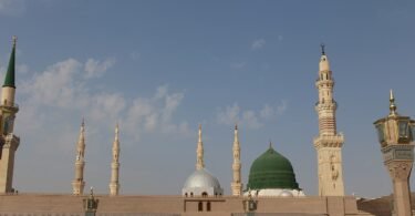 القبة الخضراء ومآذن المسجد النبوي في المدينة المنورة - صورة أرشيفية