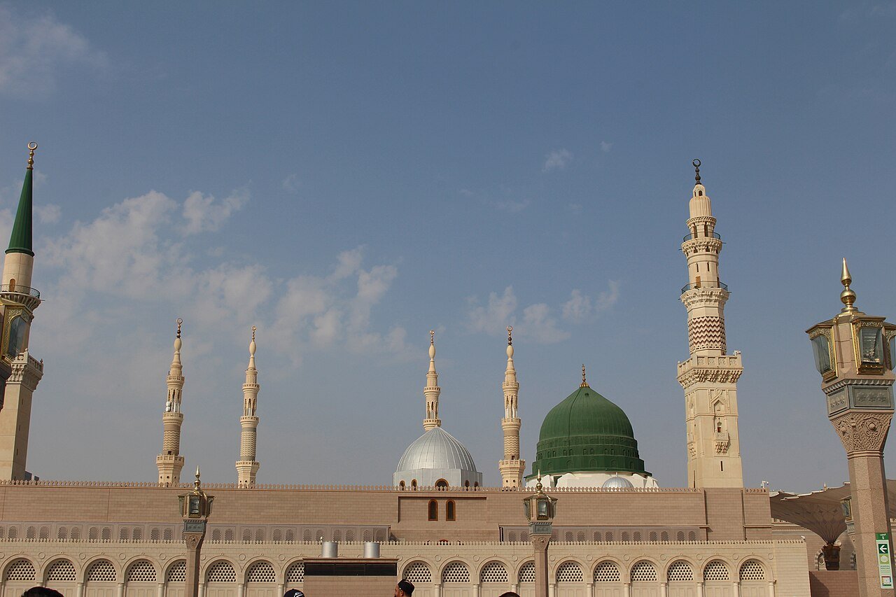 القبة الخضراء ومآذن المسجد النبوي في المدينة المنورة - صورة أرشيفية