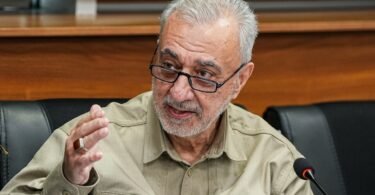 مهرداد أخلاقي كتابجي وزير الدفاع الإيراني الجديد