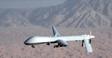 مسيّرة أمريكية من طراز MQ-1 بريداتور في الجو - صورة أرشيفية
