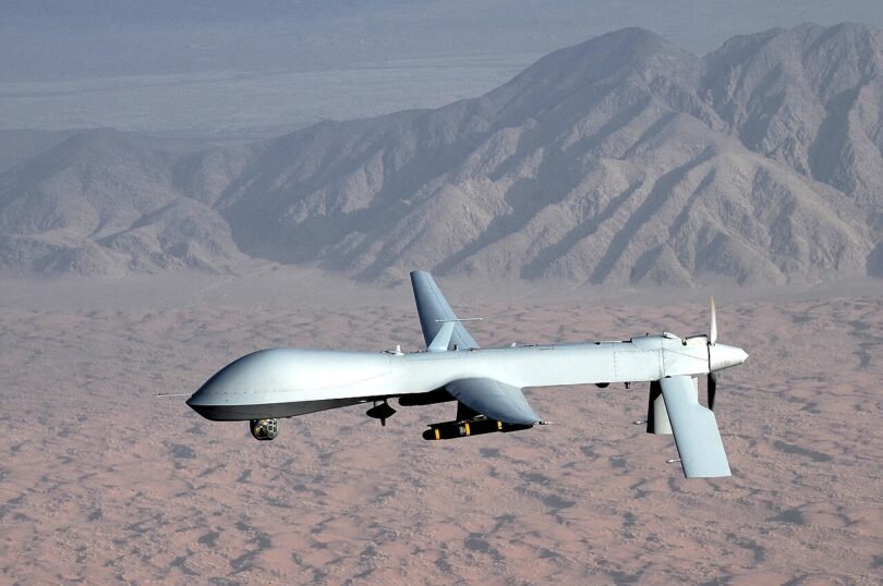 مسيّرة أمريكية من طراز MQ-1 بريداتور في الجو - صورة أرشيفية