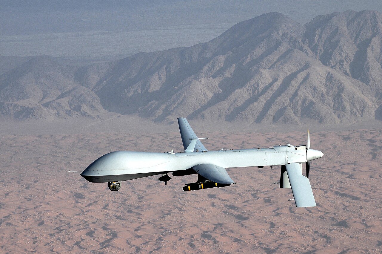 مسيّرة أمريكية من طراز MQ-1 بريداتور في الجو - صورة أرشيفية