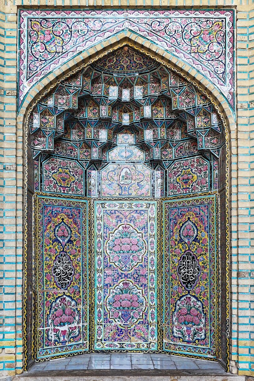 محراب مسجد نصير الملك في شيراز