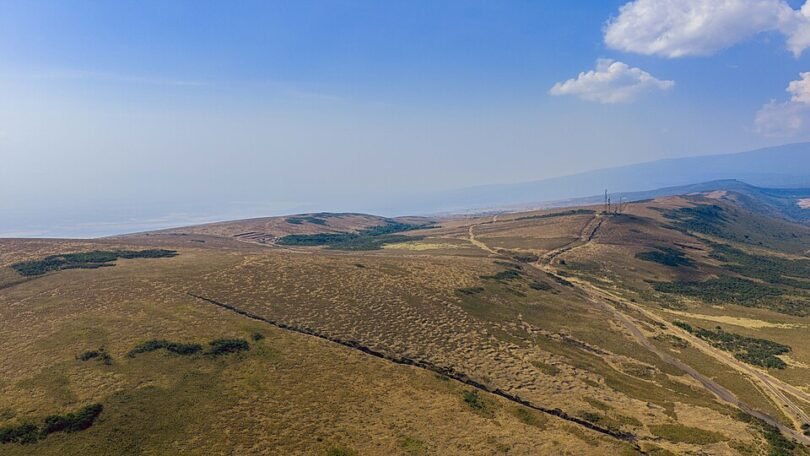 منظر جبلي في محمية نغورونغورو بتنزانيا