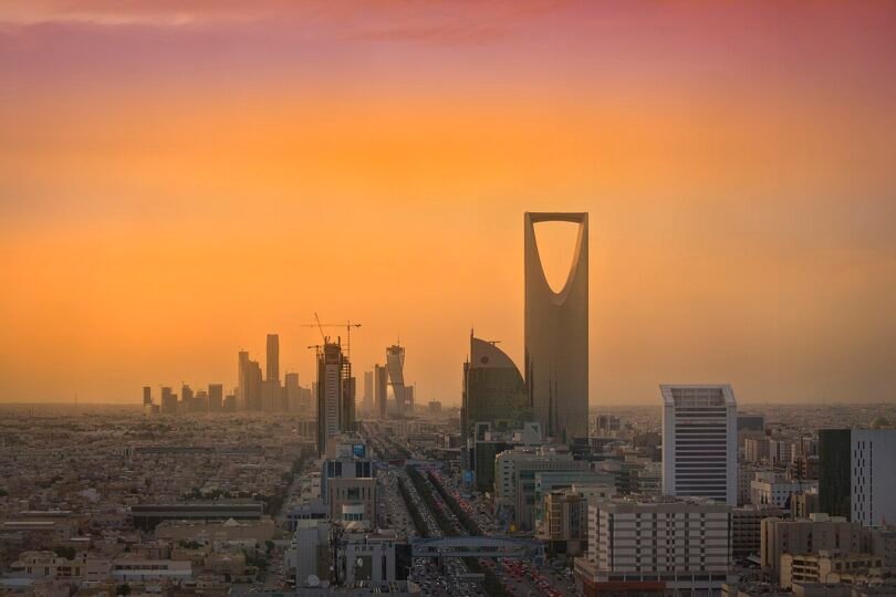 أفق الرياض مع مركز الملك عبدالله المالي وبرج المملكة