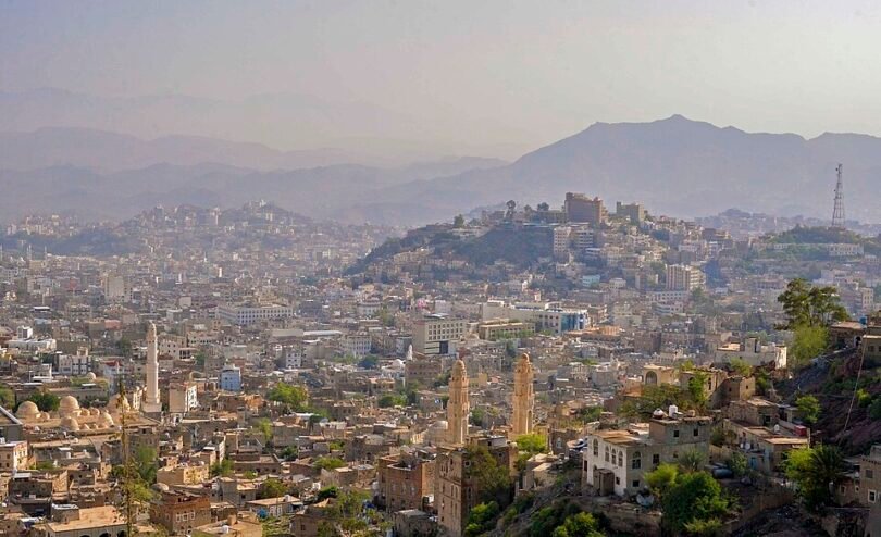 منظر عام لمدينة تعز وليس صورة العمليات