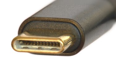 قابس USB-C مقرّب
